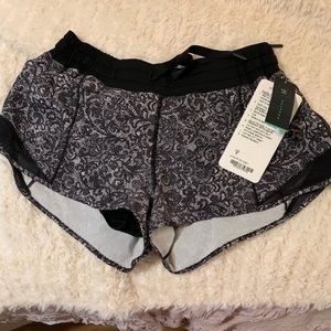Lululemon Hotty Hot Short NWT